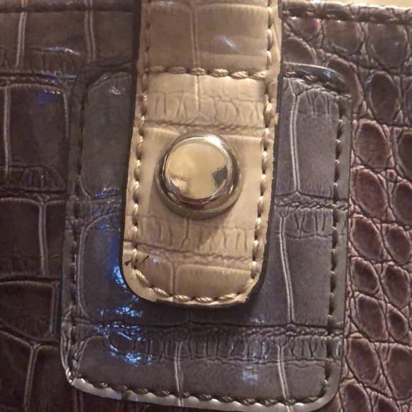 Guess - Picture 6 of 16